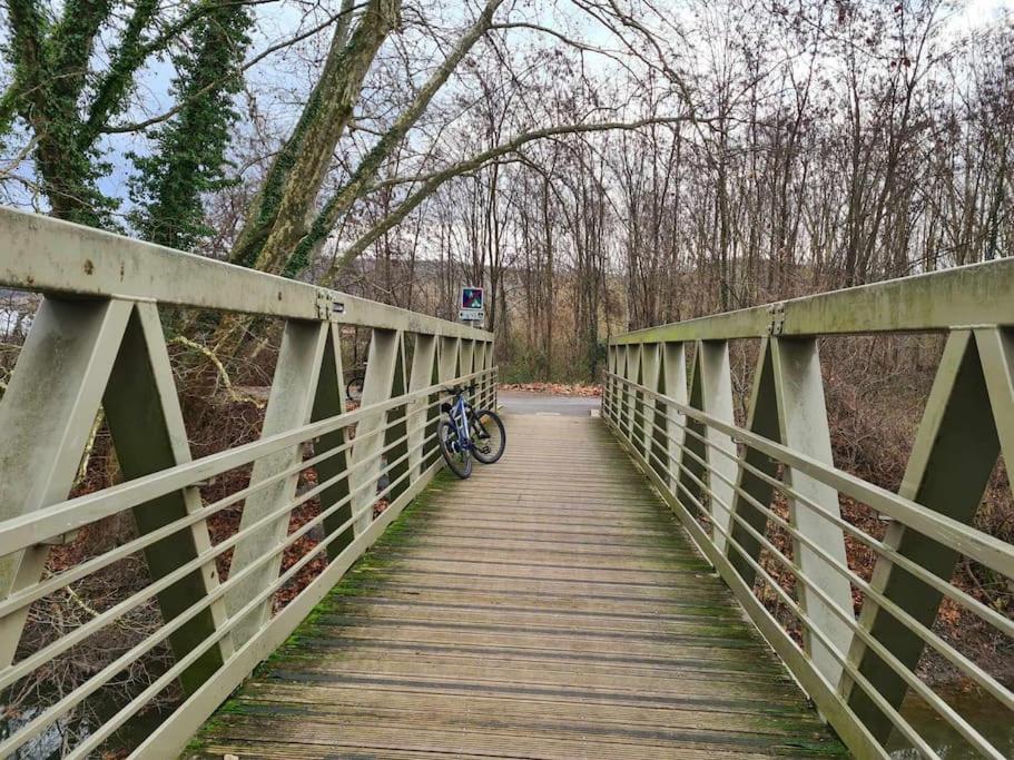 Gite De 70M² Avec Vue Sur Le Massif Du Pilat Clonas-sur-Vareze Bagian luar foto