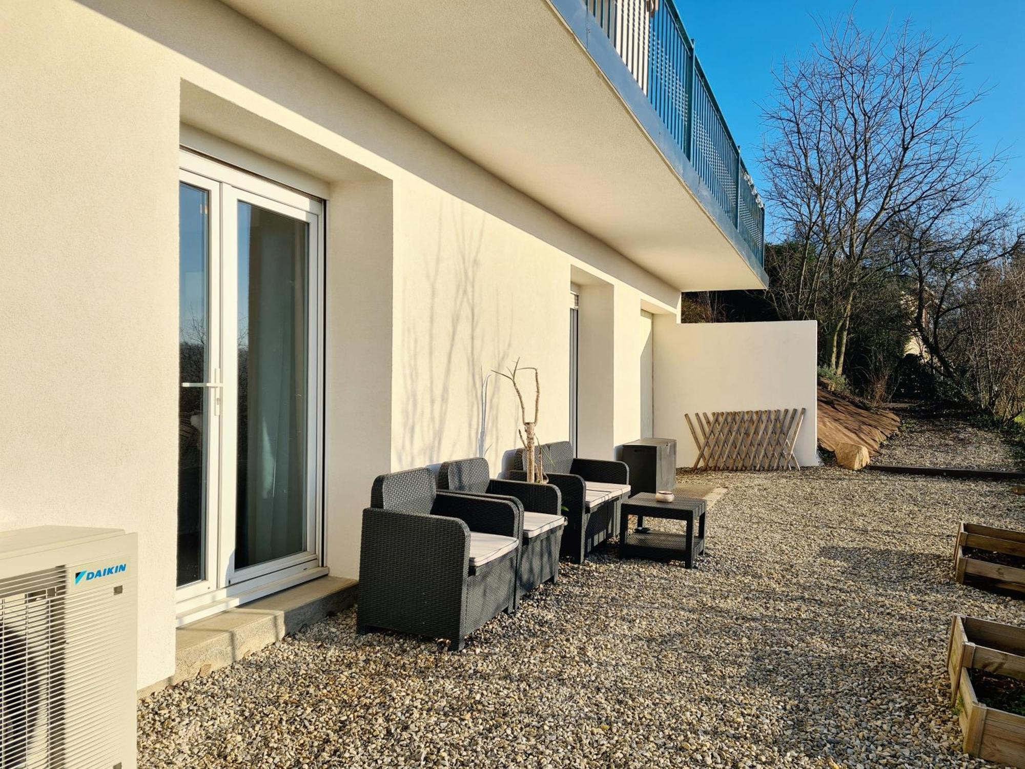 Gite De 70M² Avec Vue Sur Le Massif Du Pilat Clonas-sur-Vareze Bagian luar foto